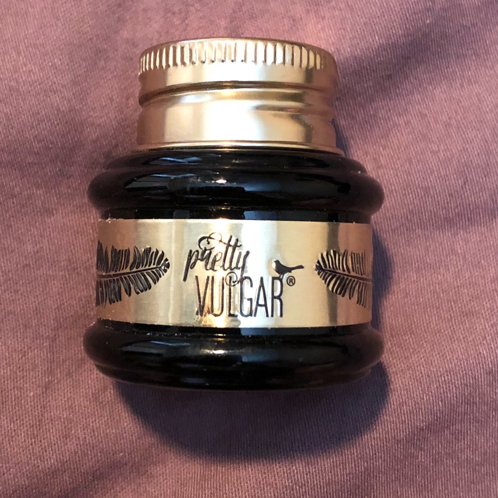 Pretty vulgar ink gel eyeliner